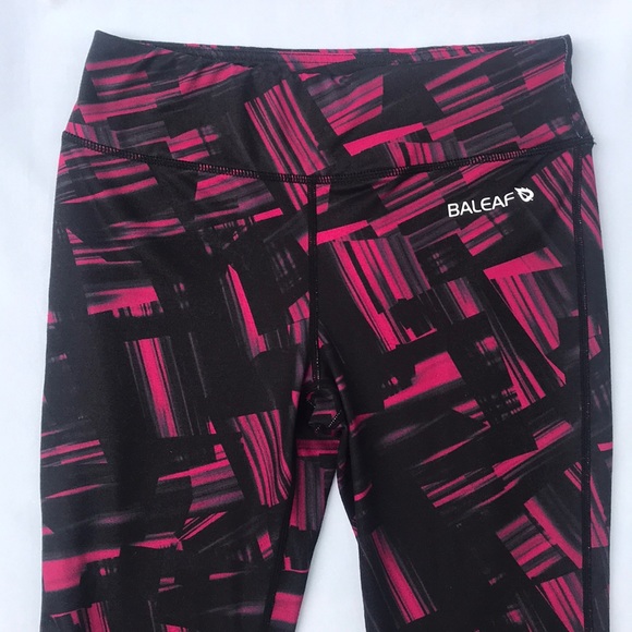 ♥️ BOGO ♥️ Women’s Yoga Capri Workout Leggings - Picture 2 of 3